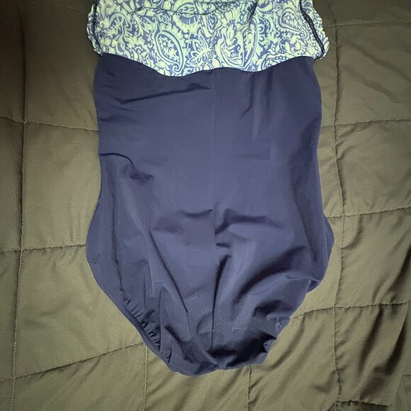 Lands' End SlenderSuit Fauxkini Low Leg One Piece Swimsuit - Size: 4 - NWT - Picture 5 of 13